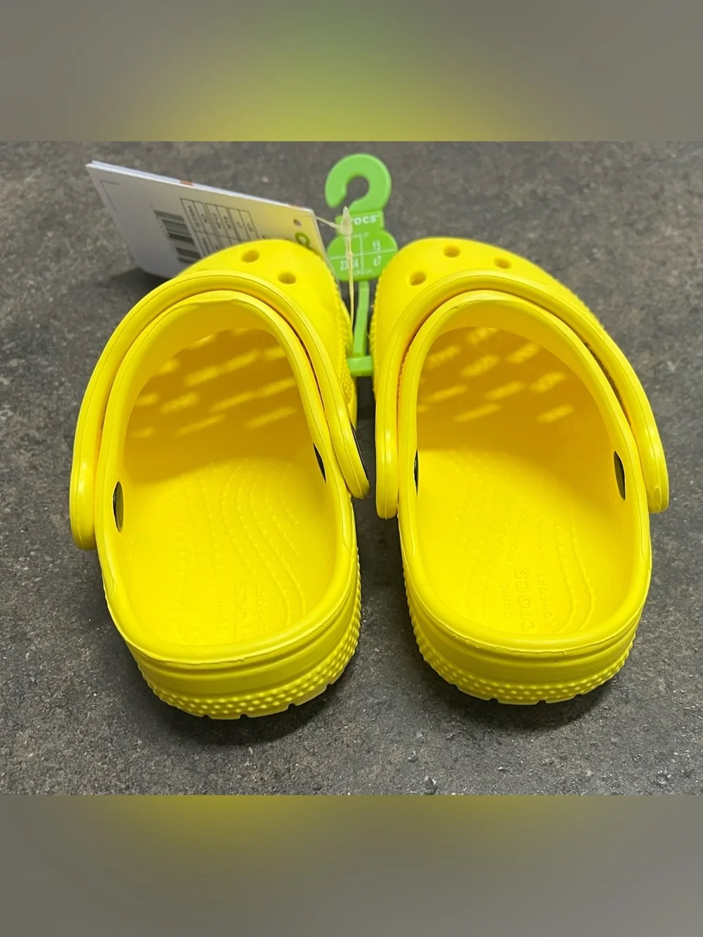 Crocs Kids Classic Clog Lemon Lightweight Heel Strap Shoe Size C7 Water-Friendly